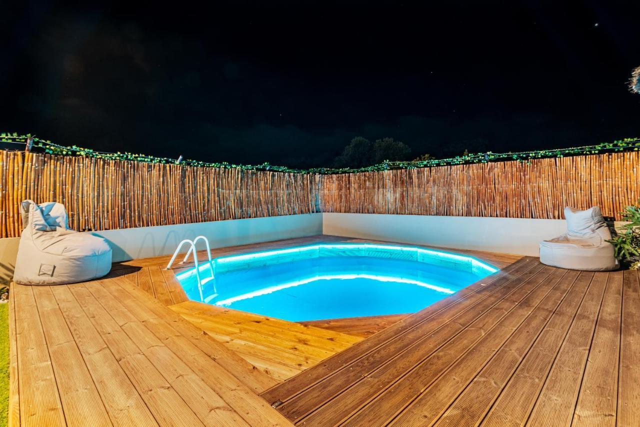 Modern House With Pool Near Beach Gazi Buitenkant foto