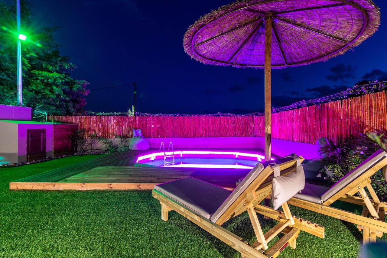 Modern House With Pool Near Beach Gazi Buitenkant foto