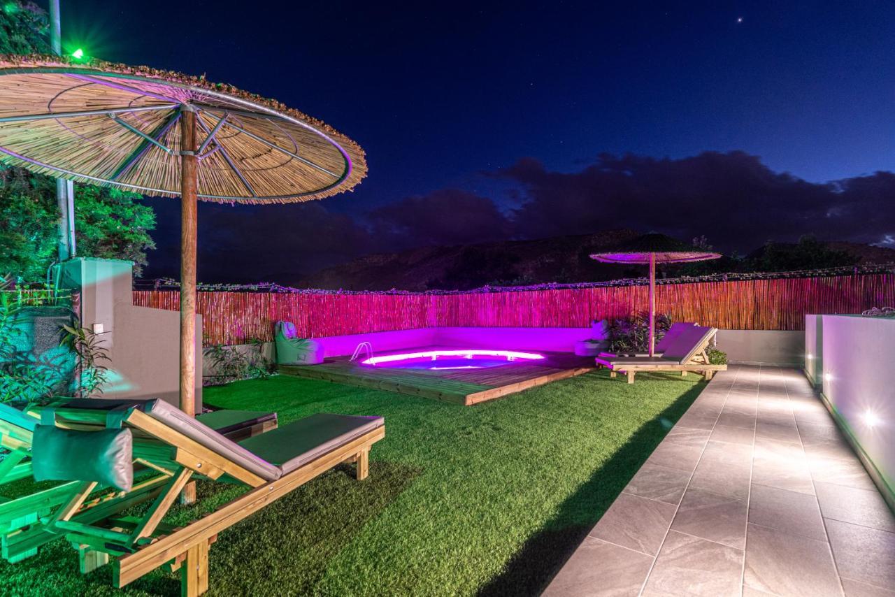 Modern House With Pool Near Beach Gazi Buitenkant foto